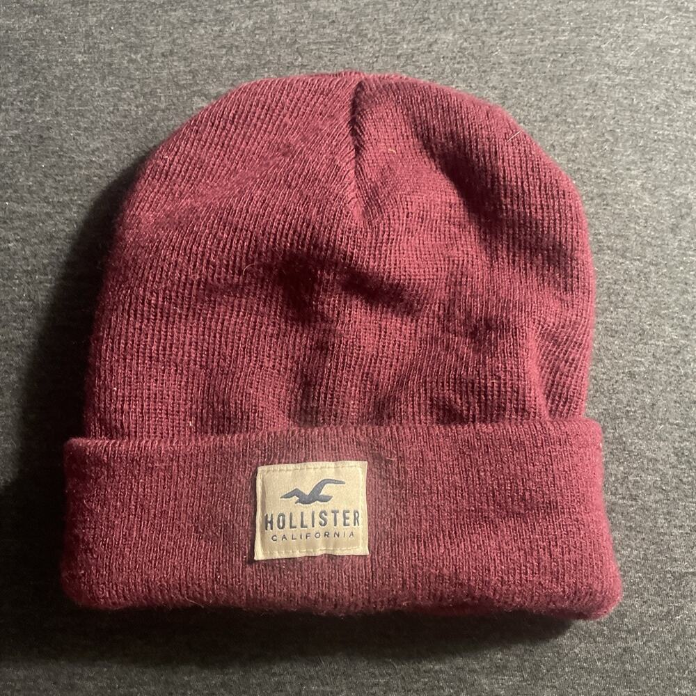 Hollister Beanie Hat Cap Red White Knit Cuffed Adult Mens Stretch Fit Casual